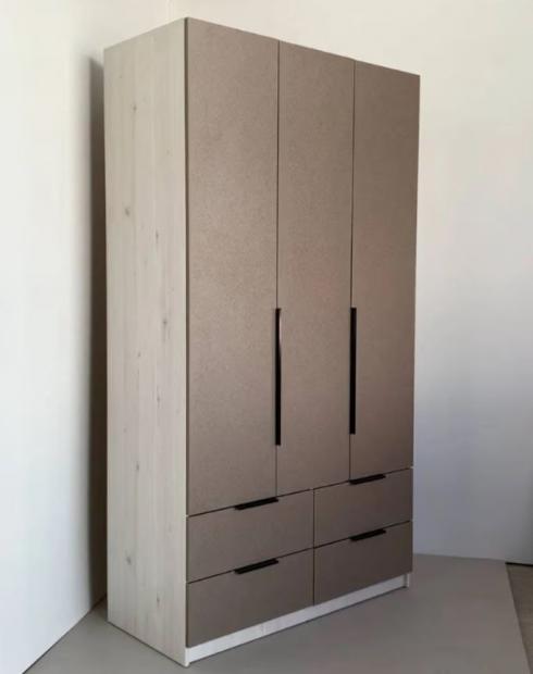 Шкаф роспашной трехдверный Элит Ш1300мм*Г520мм*В2400мм